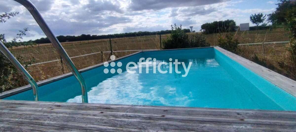 Maison à LA GREVE-SUR-MIGNON