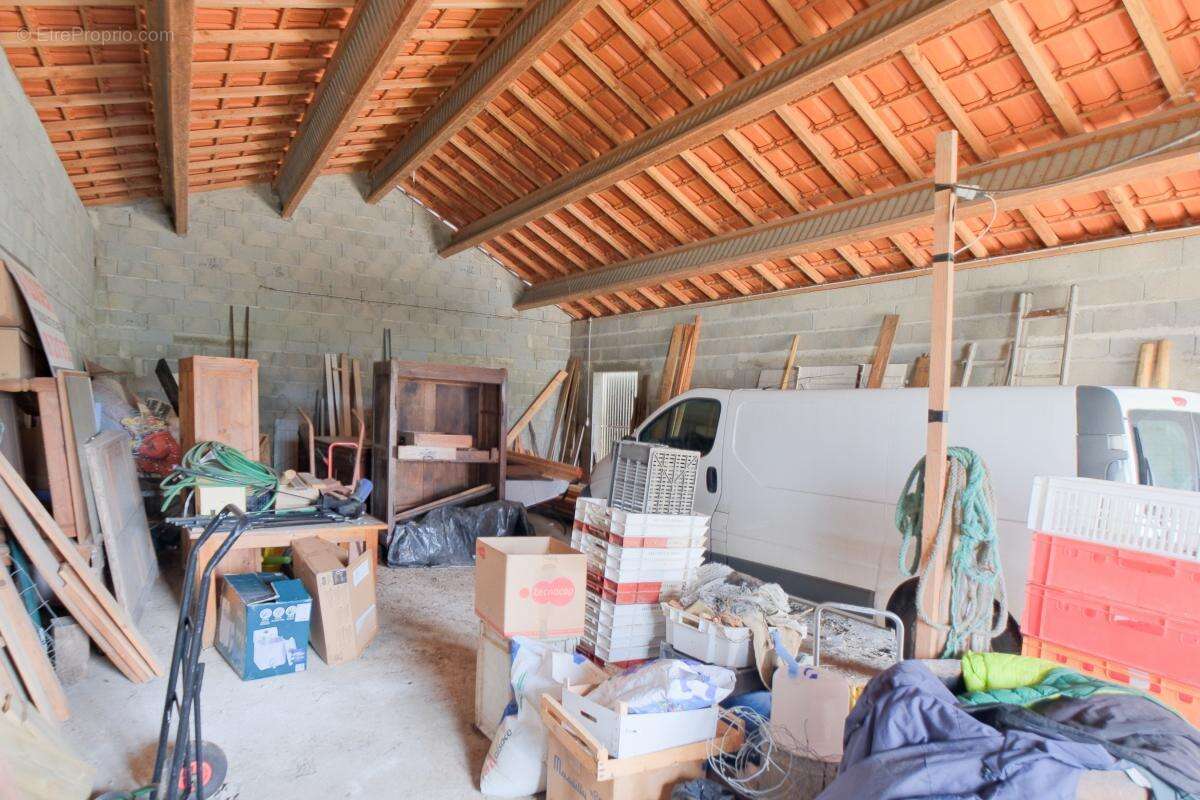 Terrain à COULOUNIEIX-CHAMIERS