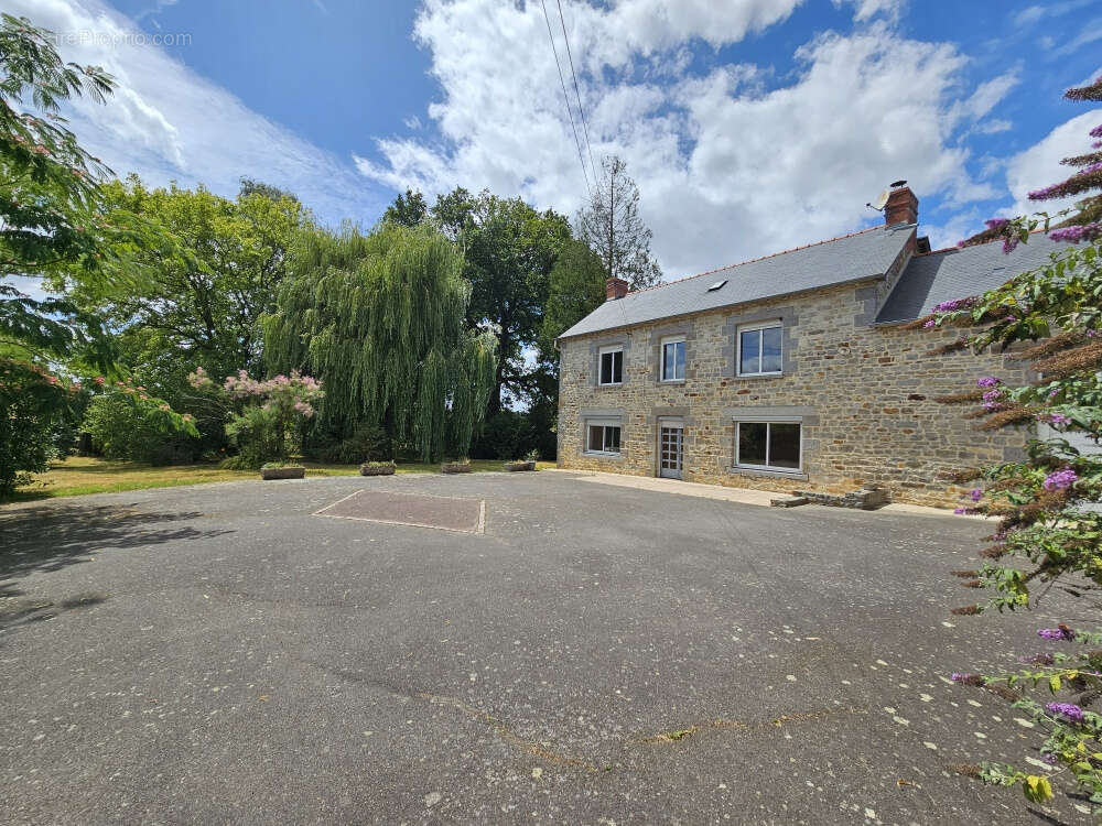 Maison à ERCE-PRES-LIFFRE