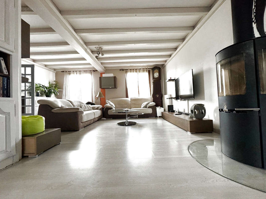 Maison à MORTEFONTAINE