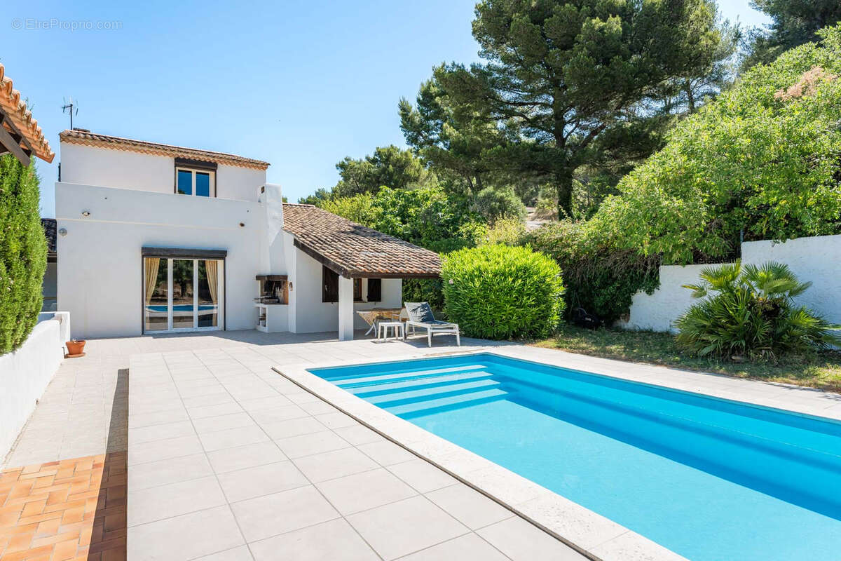 Maison à ROQUEFORT-LA-BEDOULE