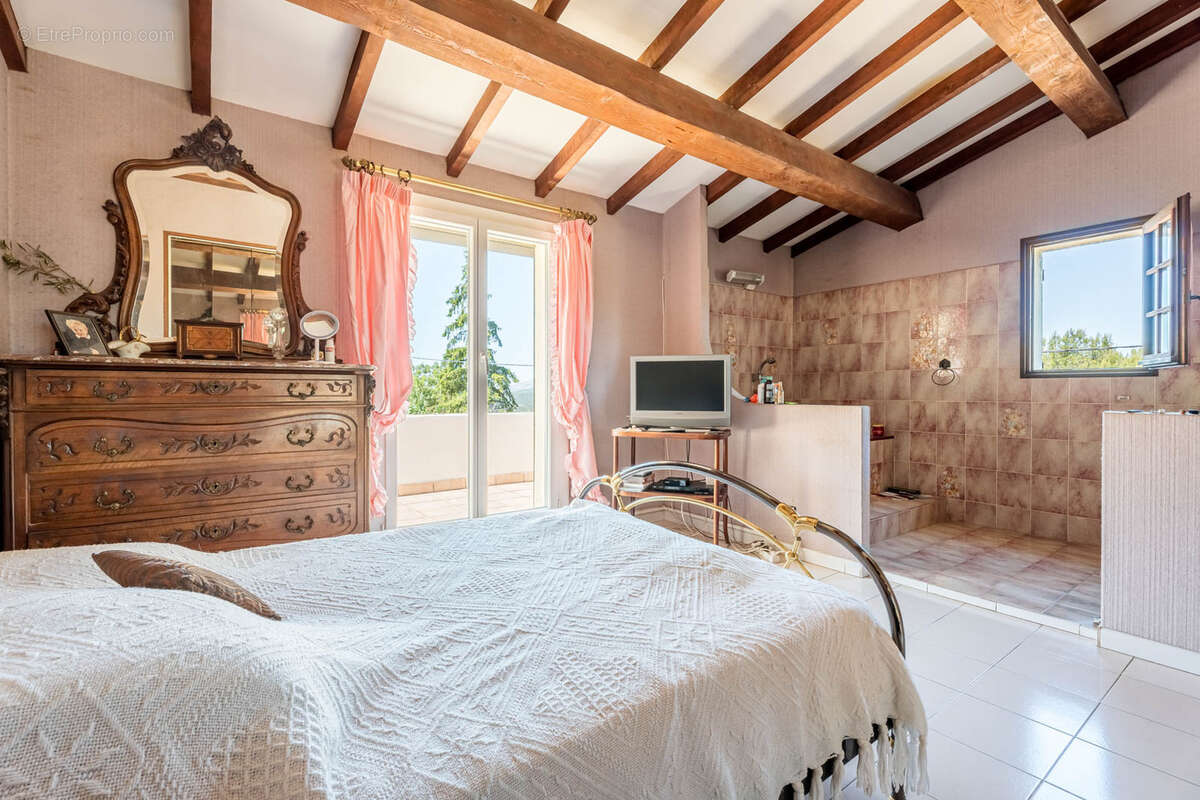 Maison à ROQUEFORT-LA-BEDOULE