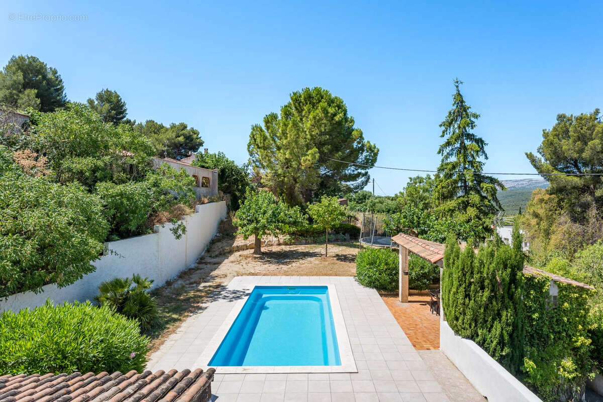 Maison à ROQUEFORT-LA-BEDOULE
