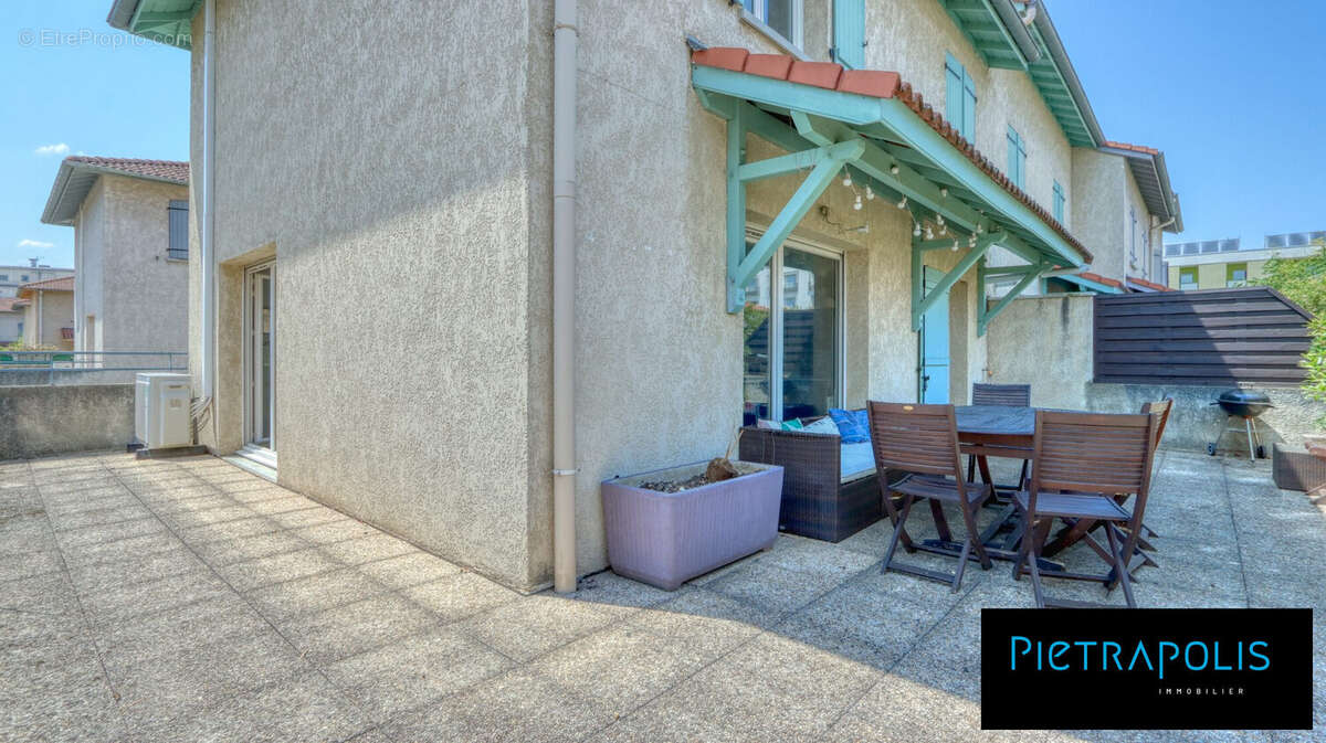 Appartement à LYON-8E