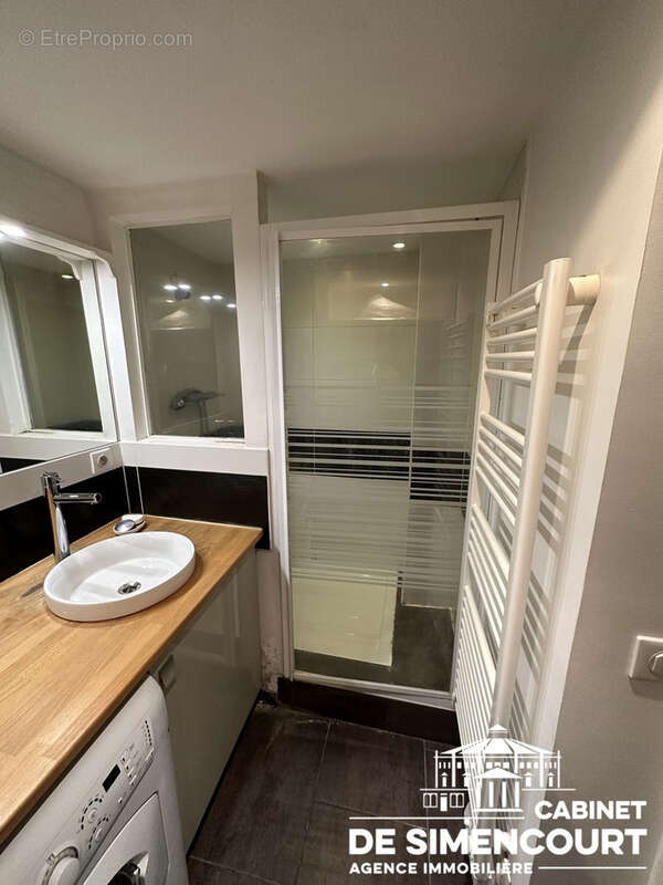 Appartement à PARIS-16E