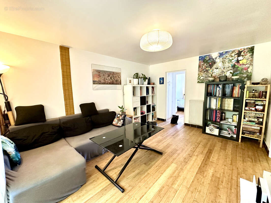 Appartement à MARSEILLE-12E