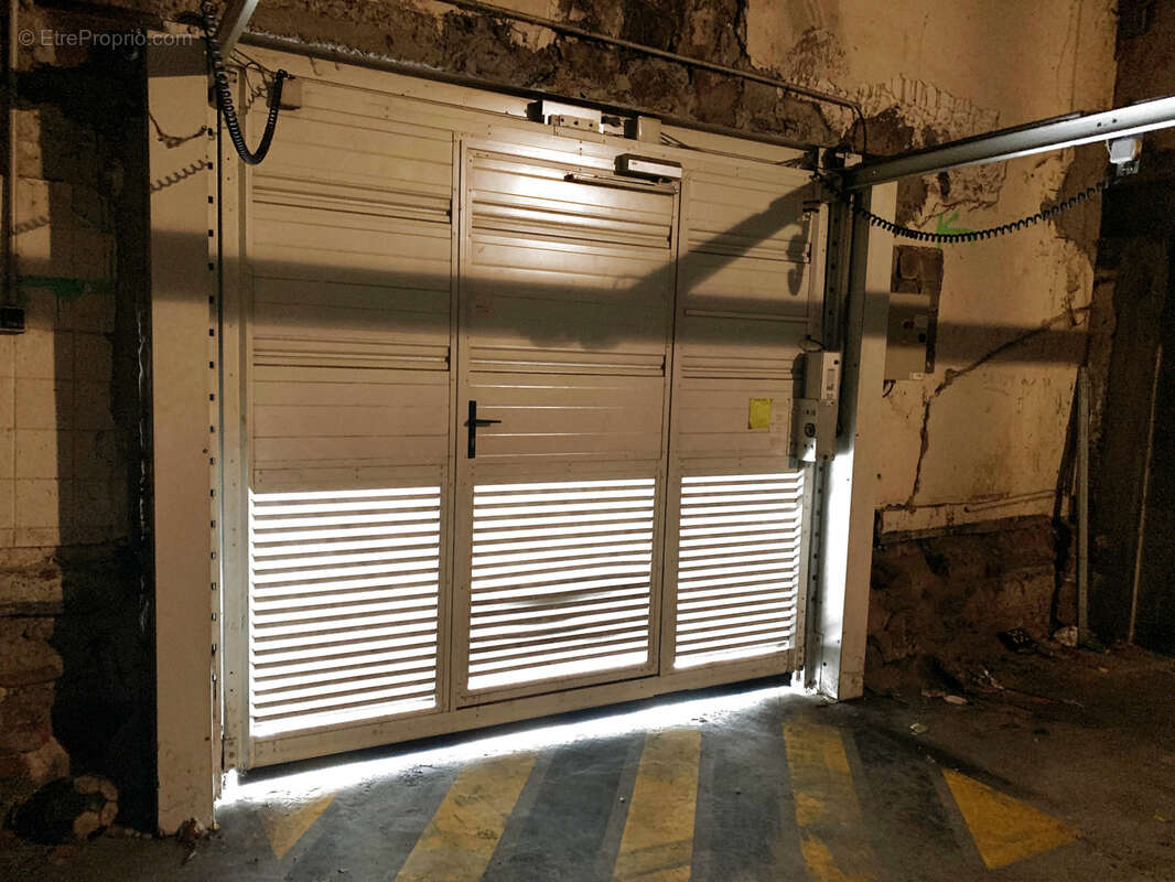 Parking à SAINT-ETIENNE