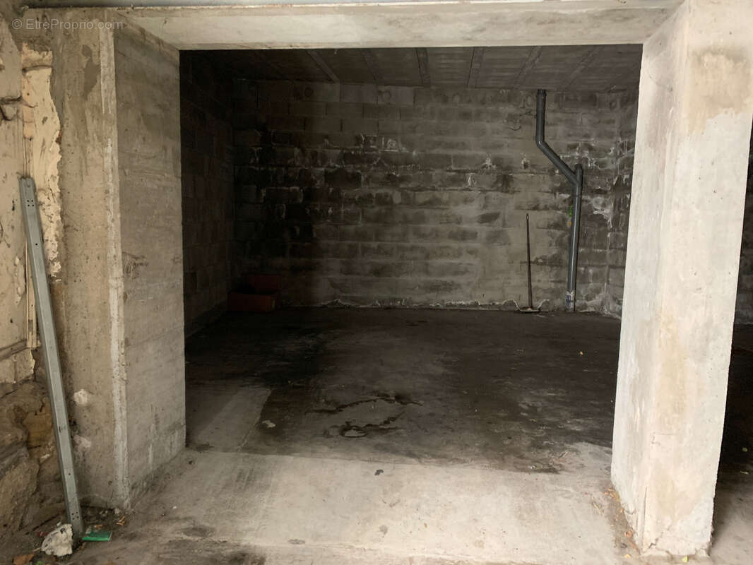 Parking à SAINT-ETIENNE