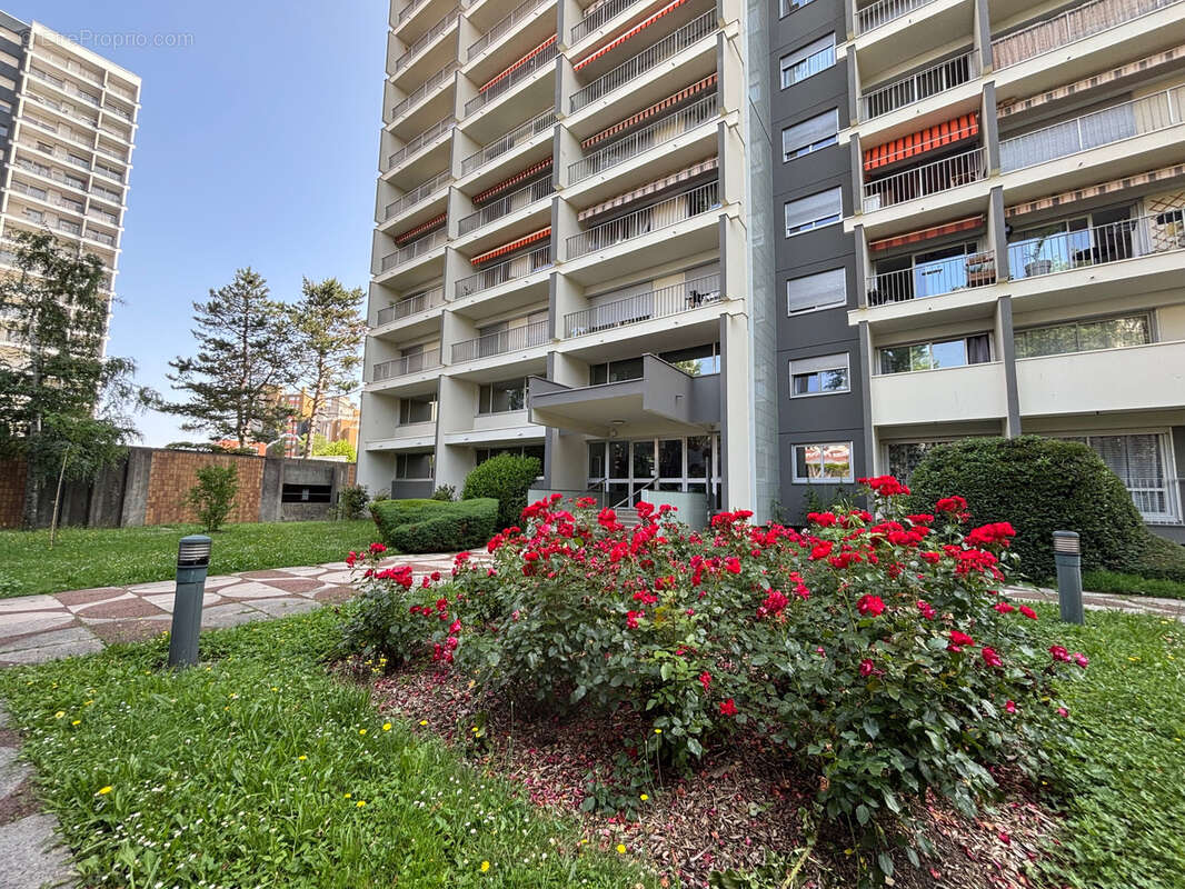 Appartement à SAINT-ETIENNE