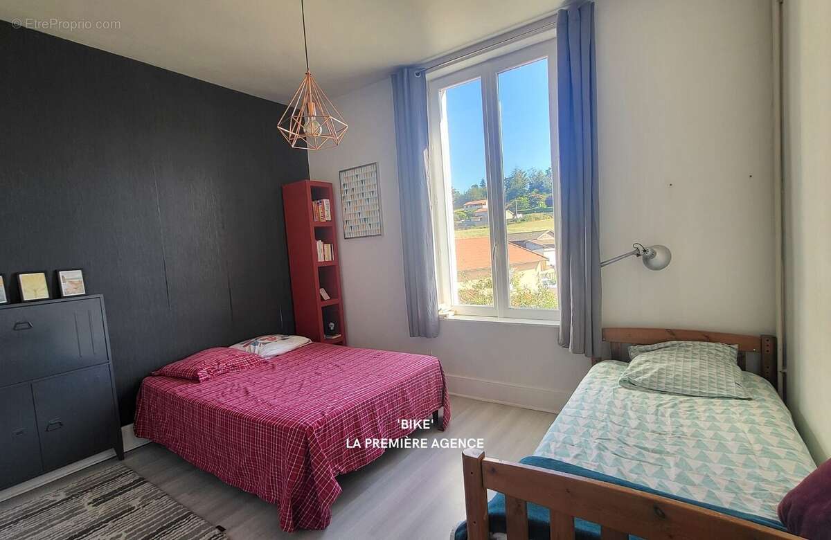 Maison à VILLECHENEVE