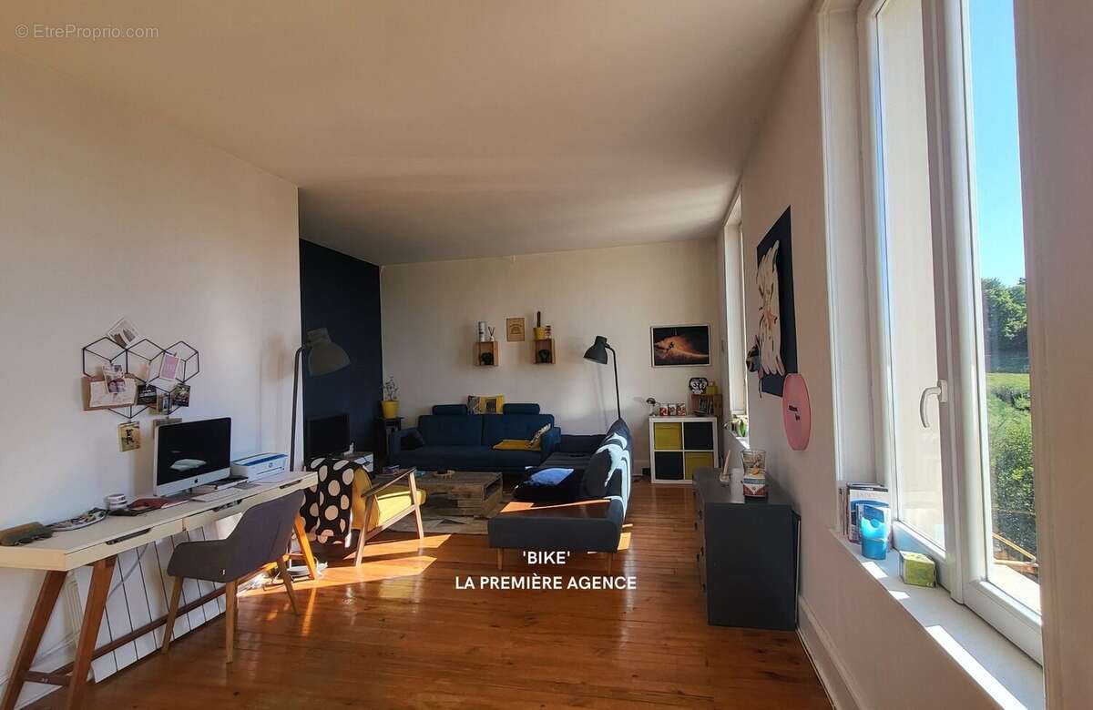 Maison à VILLECHENEVE