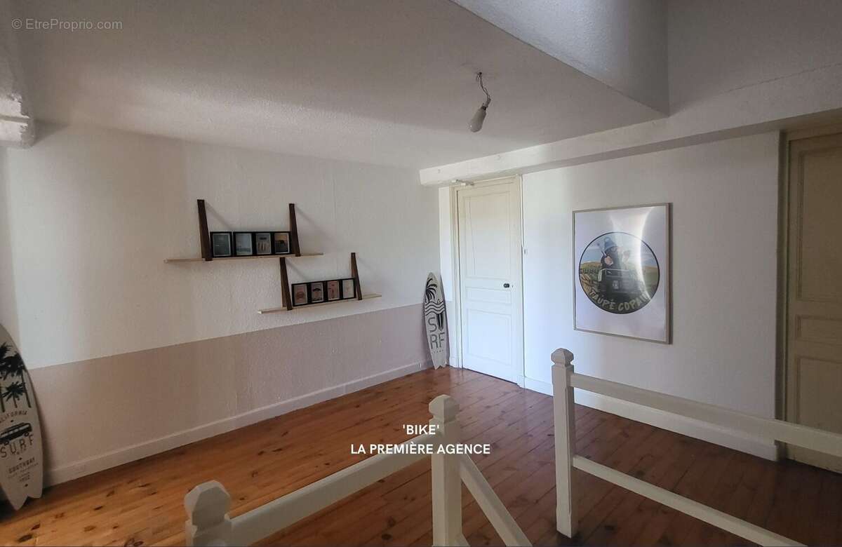 Maison à VILLECHENEVE