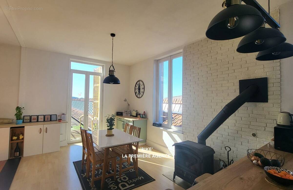 Maison à VILLECHENEVE