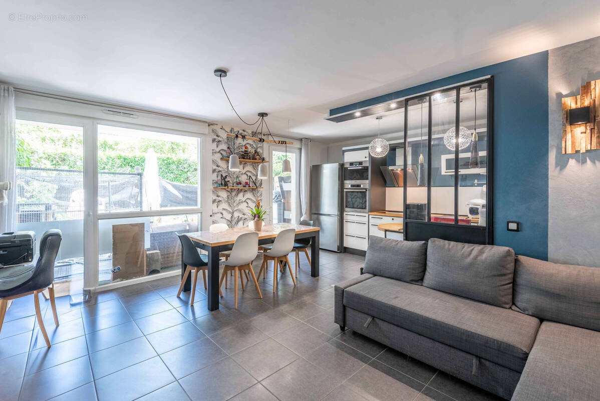 Appartement à VETRAZ-MONTHOUX