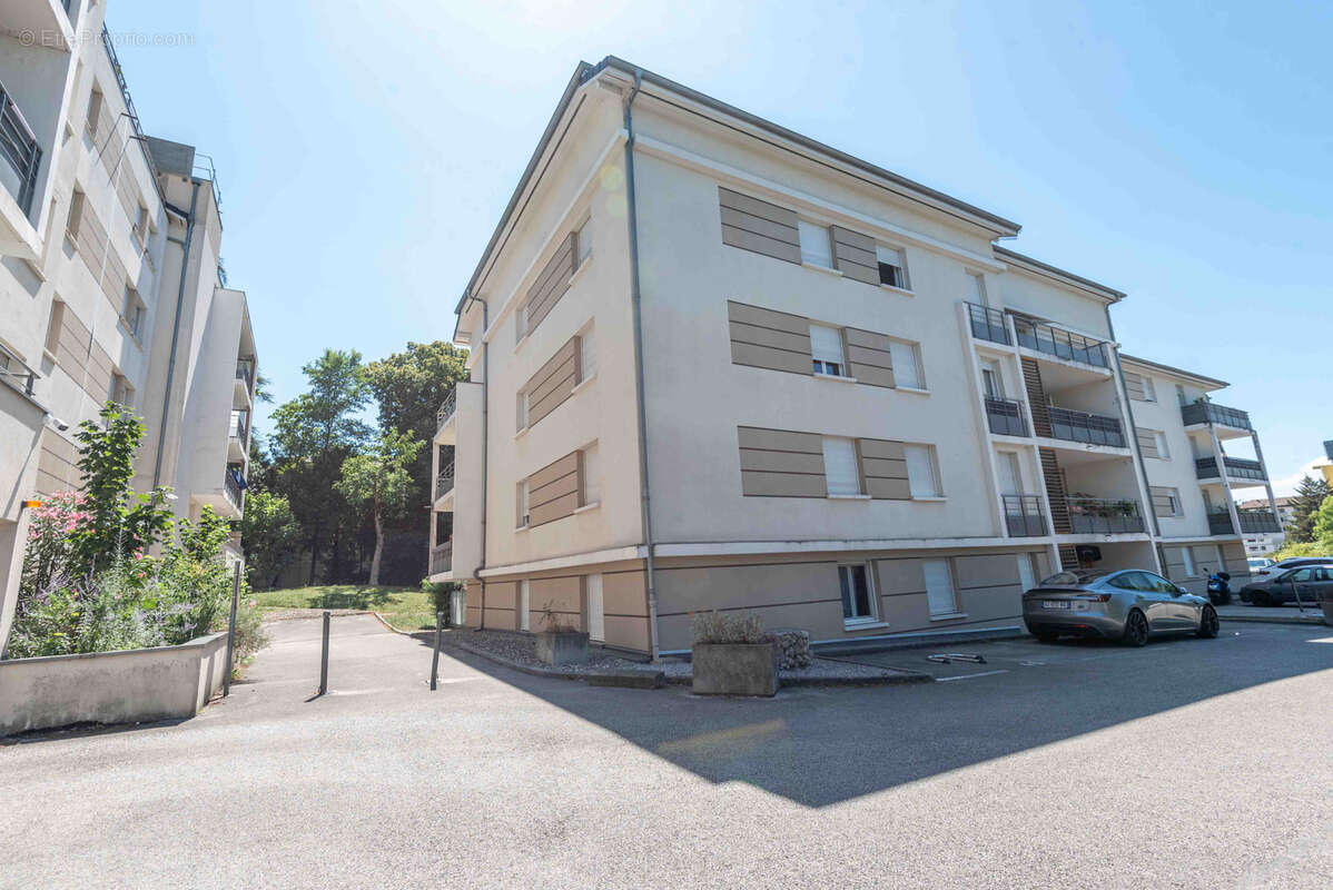 Appartement à VETRAZ-MONTHOUX