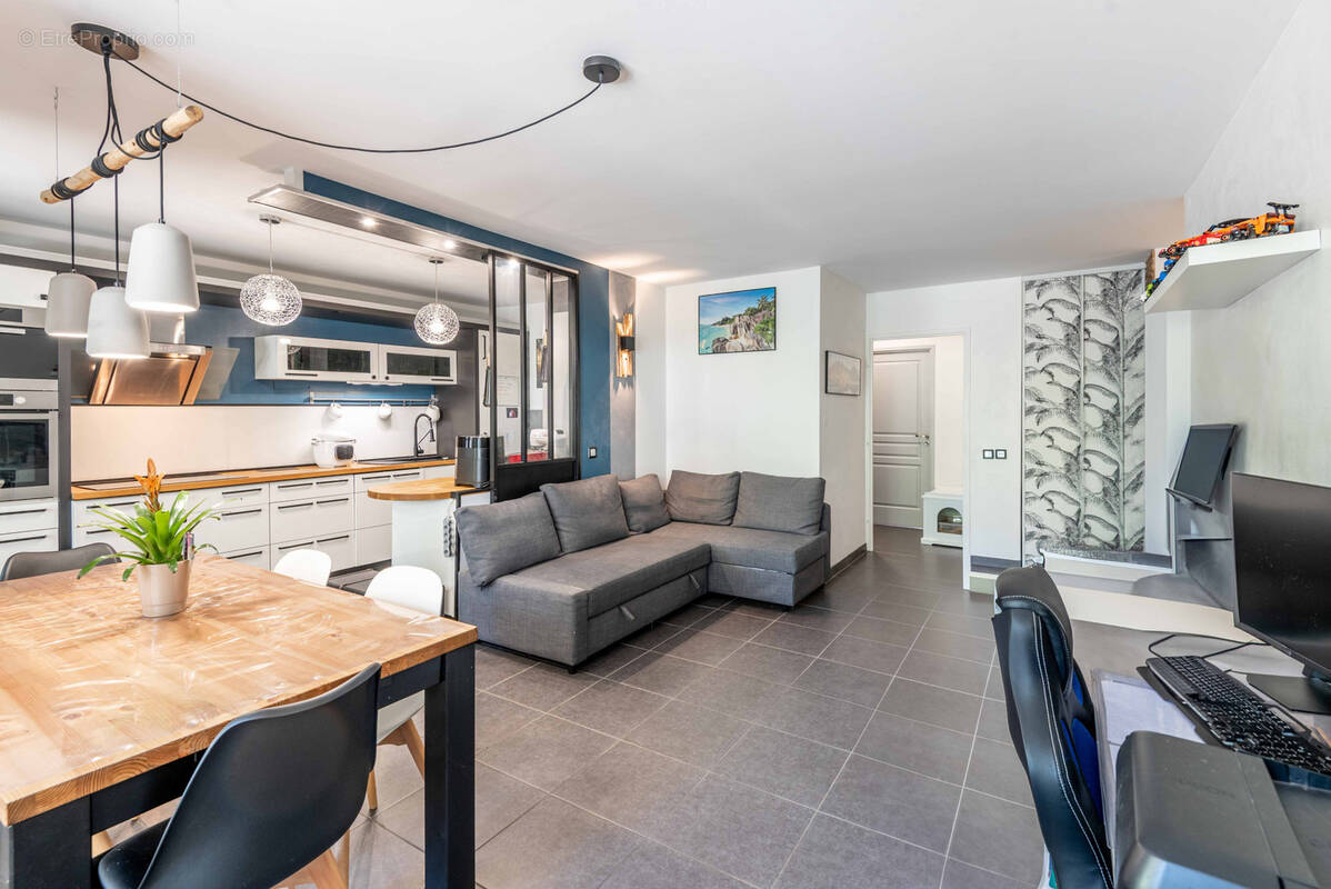 Appartement à VETRAZ-MONTHOUX