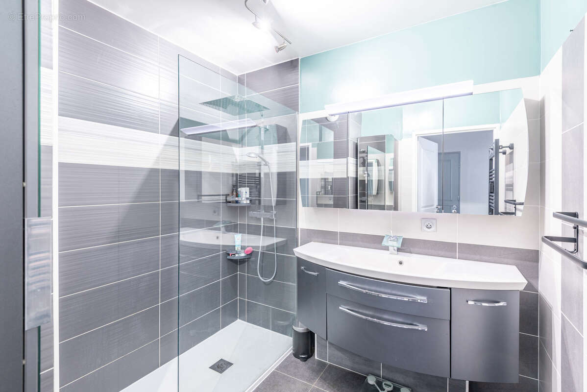 Appartement à VETRAZ-MONTHOUX