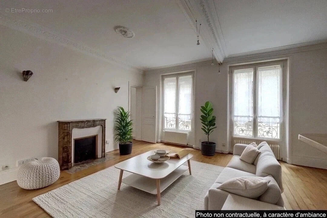 Appartement à PARIS-14E