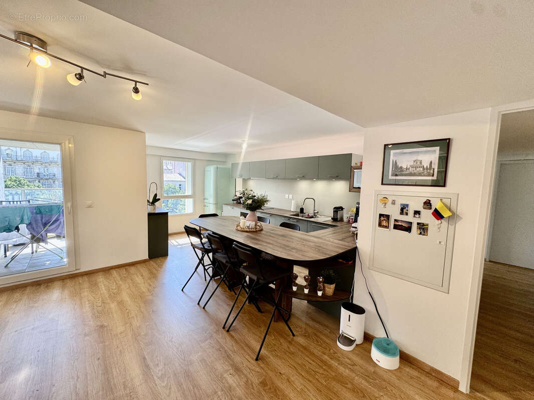 Appartement à MARSEILLE-8E