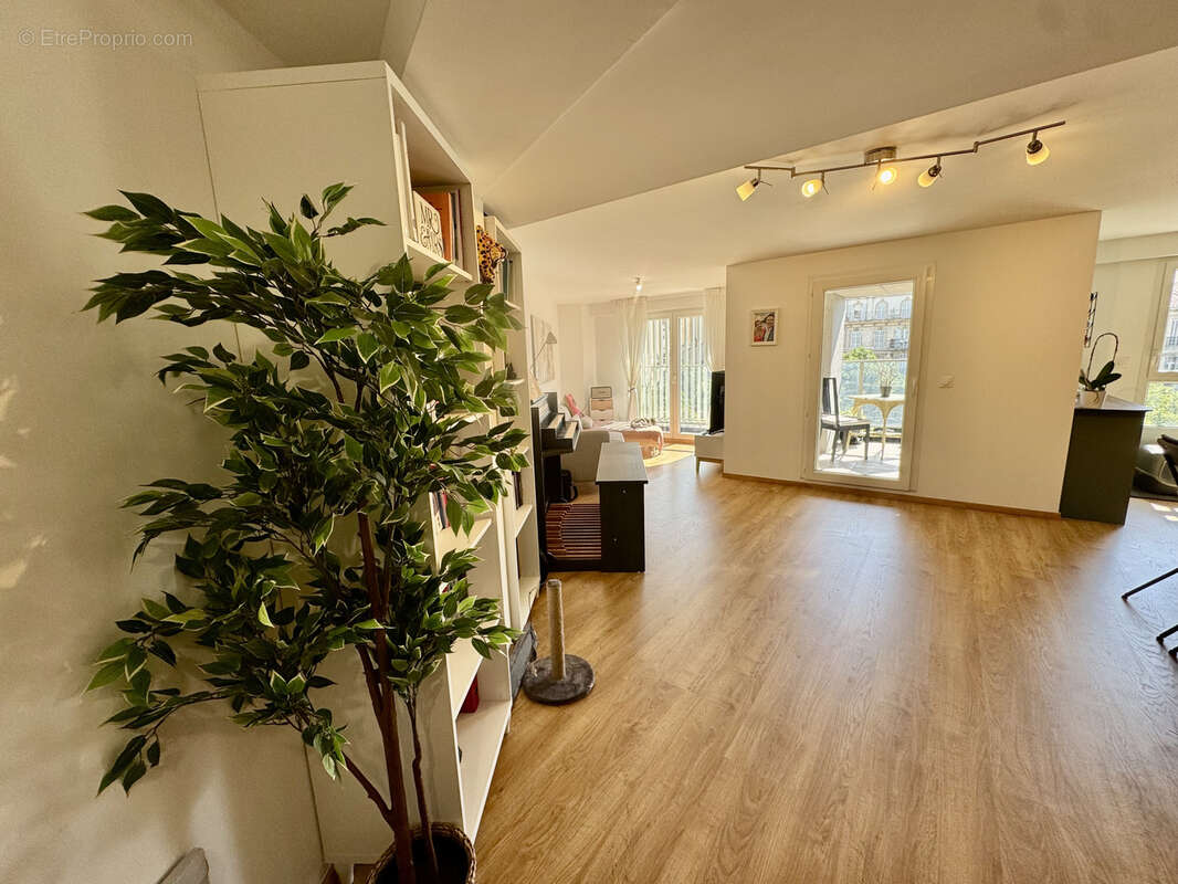 Appartement à MARSEILLE-8E