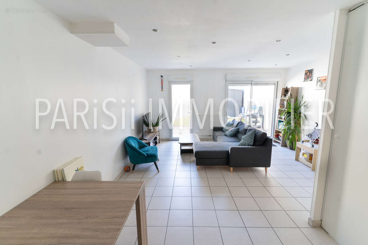 Maison à SARTROUVILLE