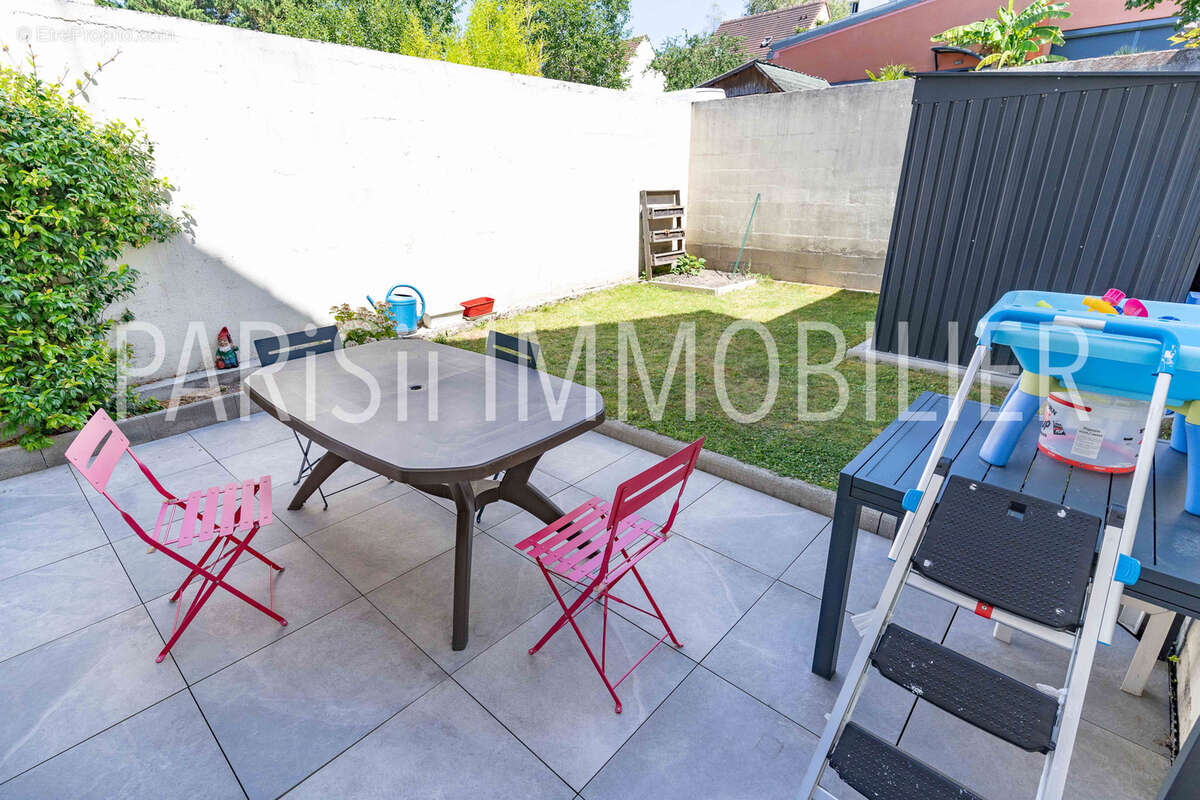 Maison à SARTROUVILLE