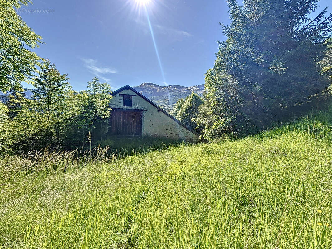 Maison à ENCHASTRAYES