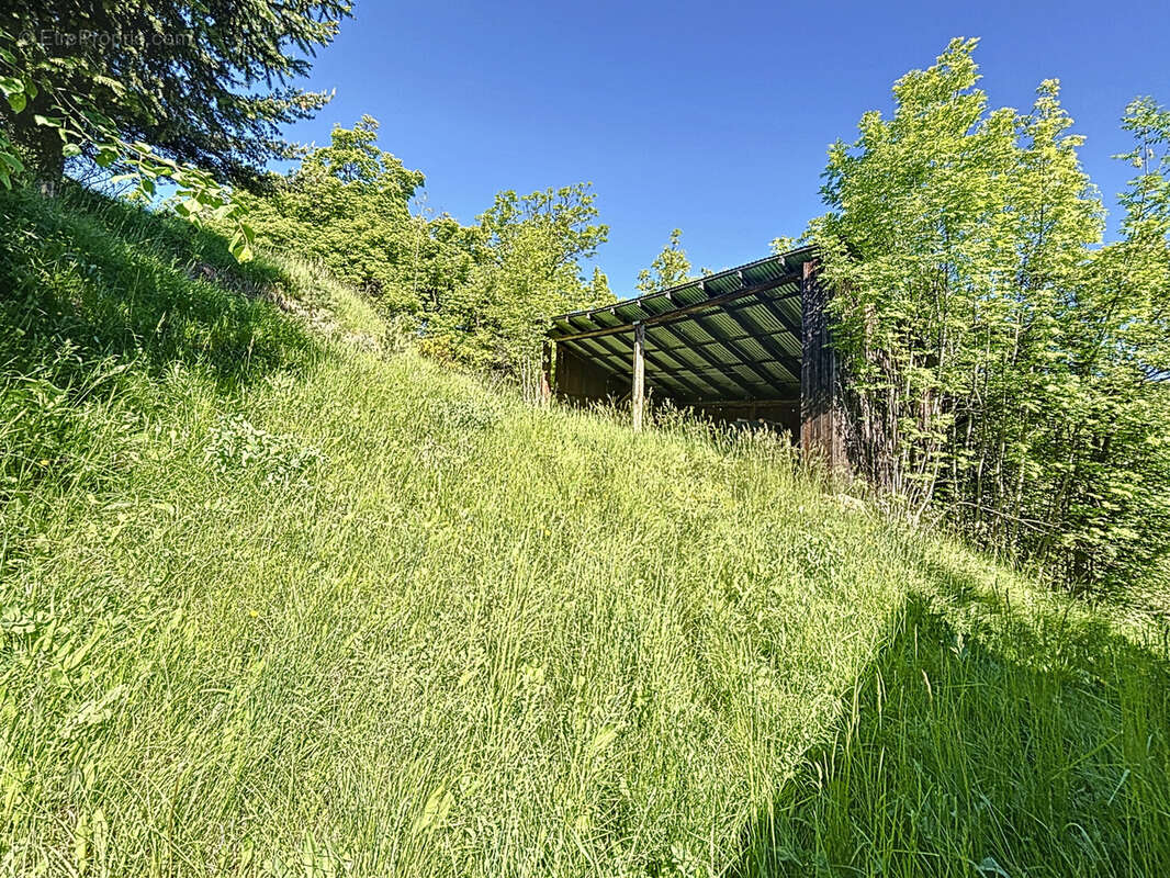 Maison à ENCHASTRAYES