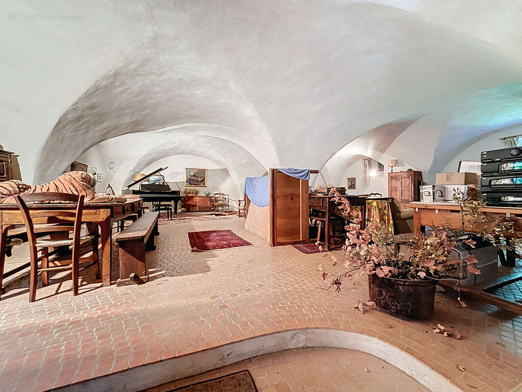 Maison à ENCHASTRAYES