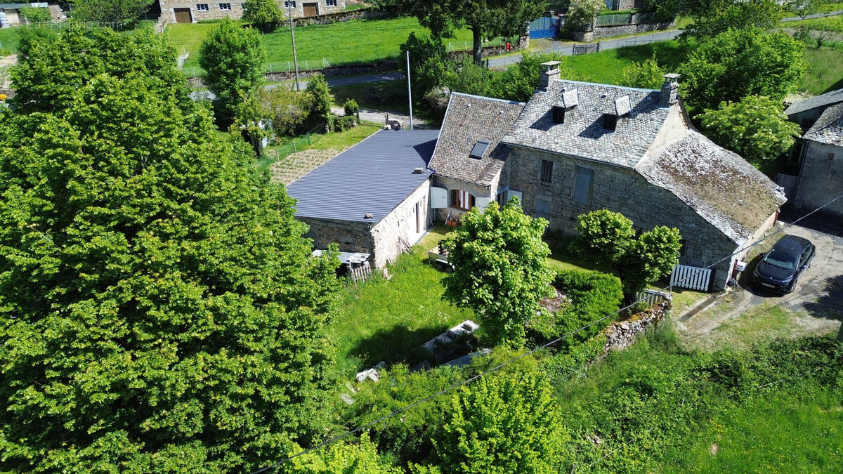 Maison à SOULAGES-BONNEVAL