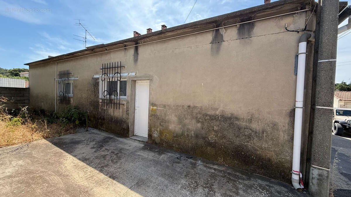 Parking à CHATEAURENARD