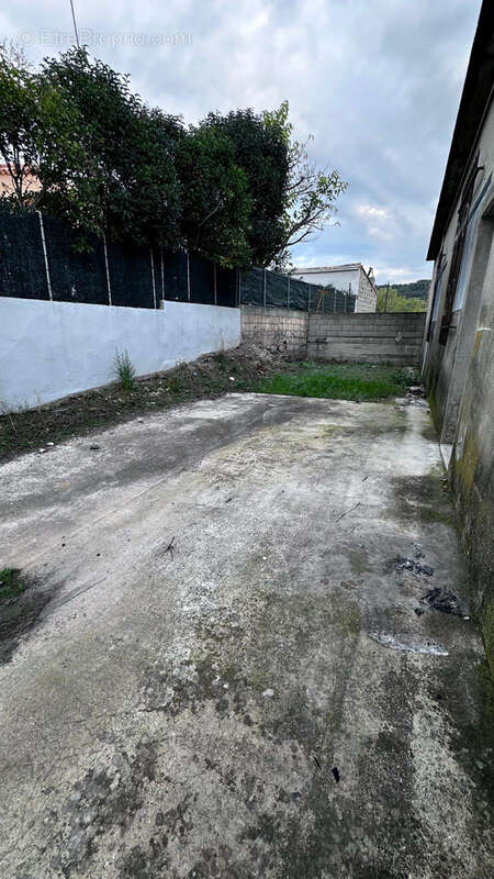 Parking à CHATEAURENARD