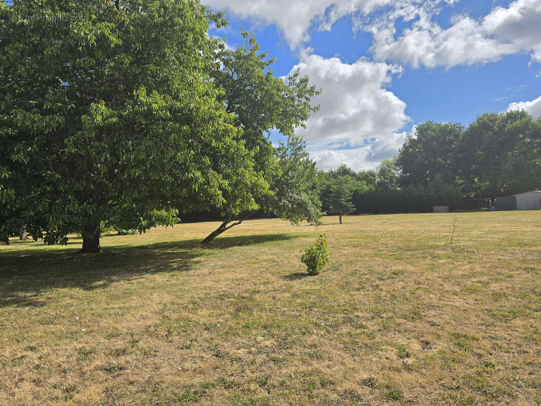 Maison à CHALIVOY-MILON