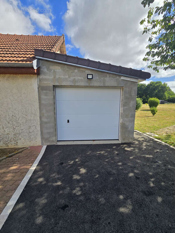 Maison à CHALIVOY-MILON