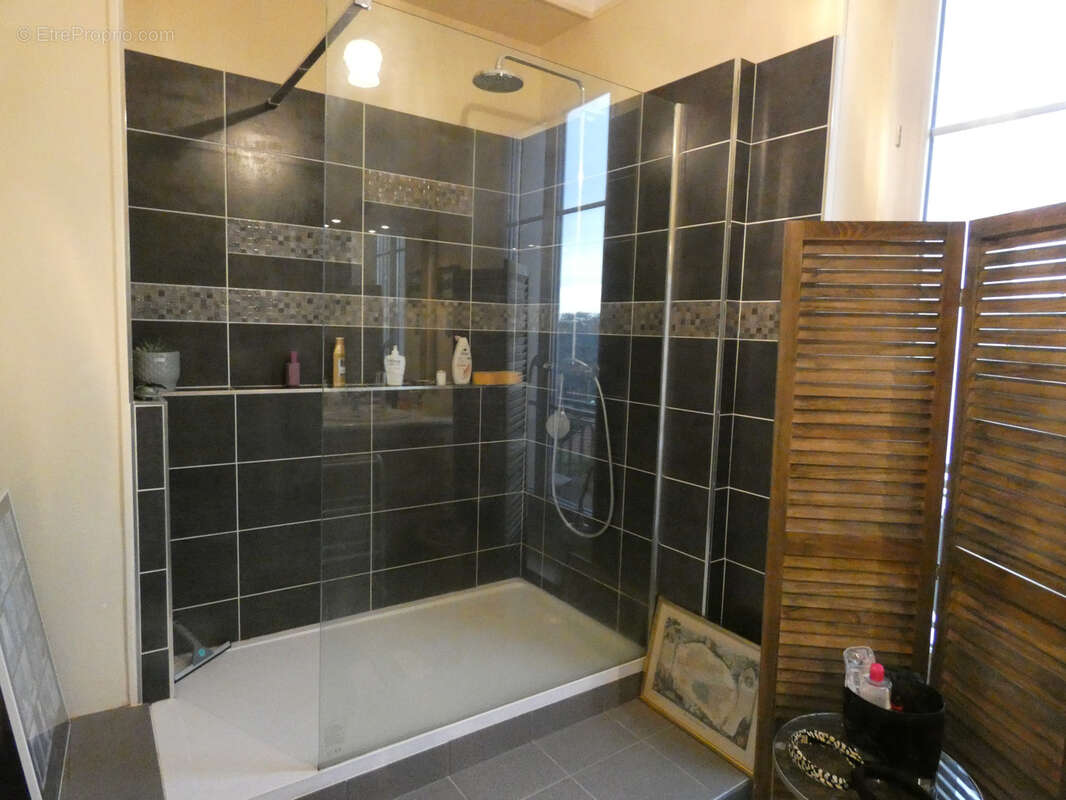 Appartement à NERIS-LES-BAINS