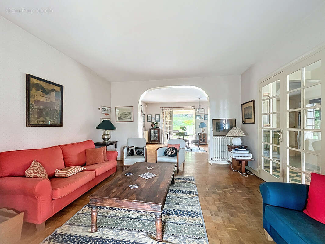 Maison à FRANCHEVILLE