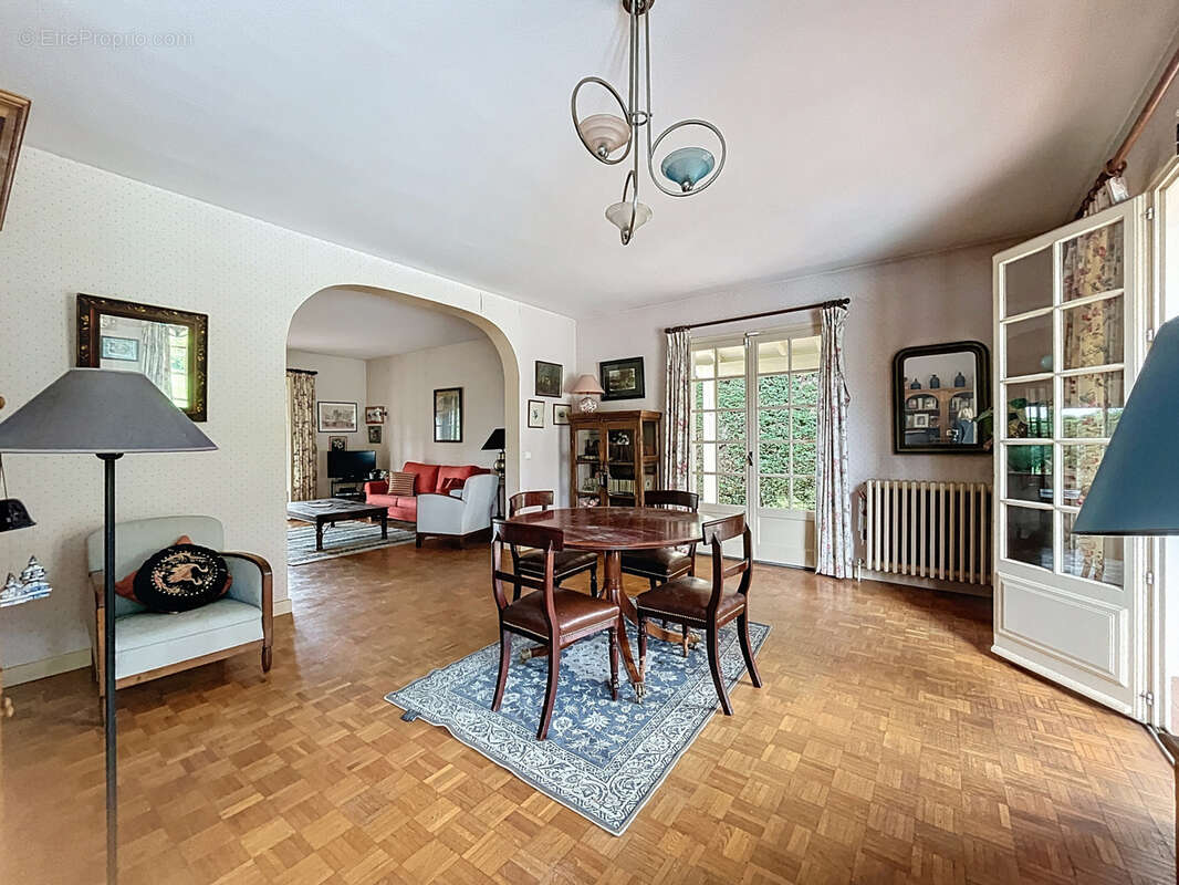 Maison à FRANCHEVILLE