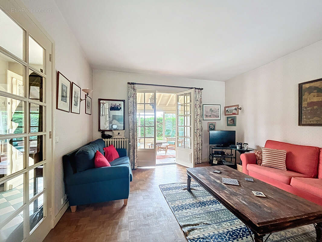 Maison à FRANCHEVILLE