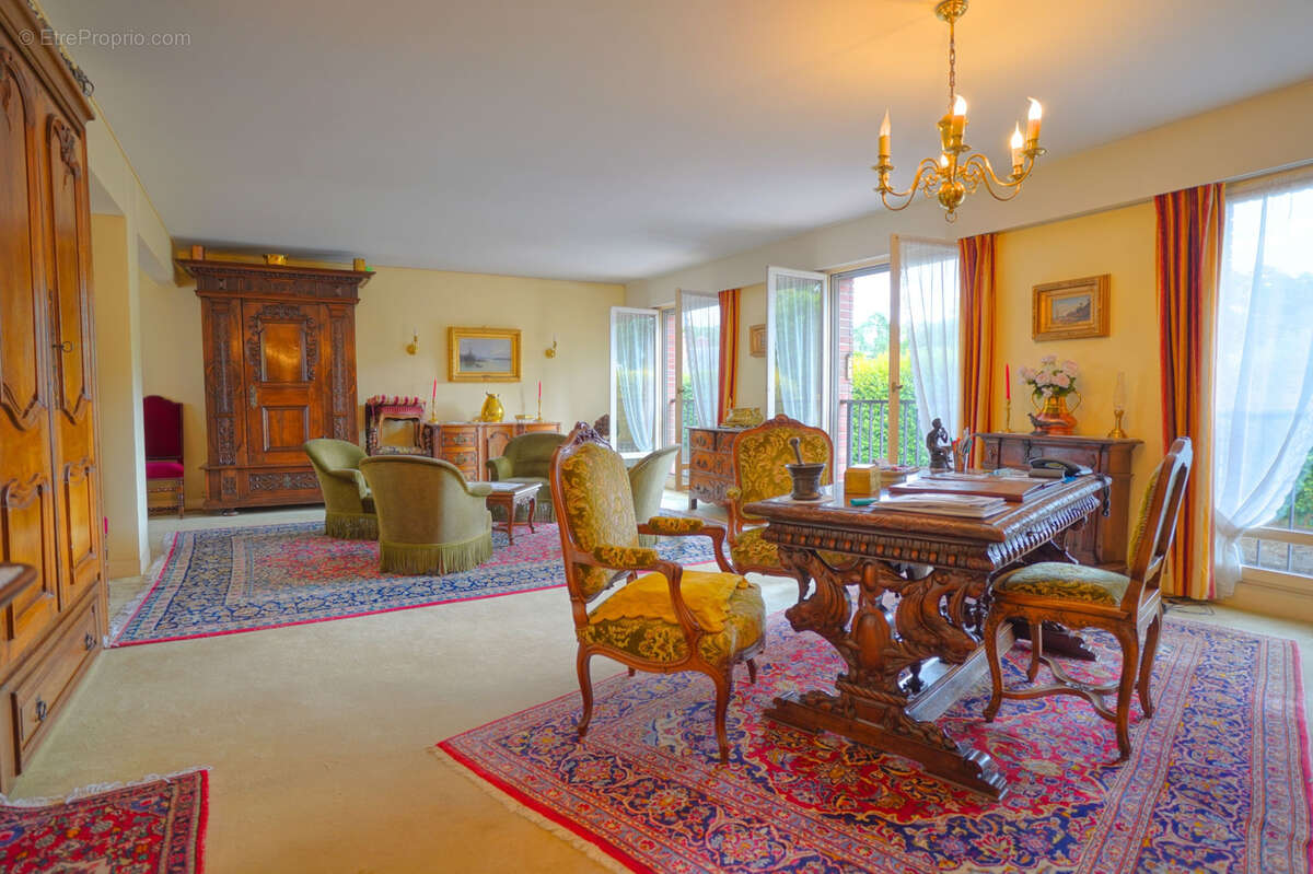 Appartement à FONTAINEBLEAU