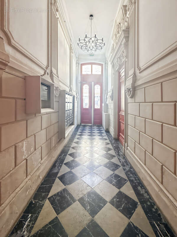 Appartement à MARSEILLE-2E