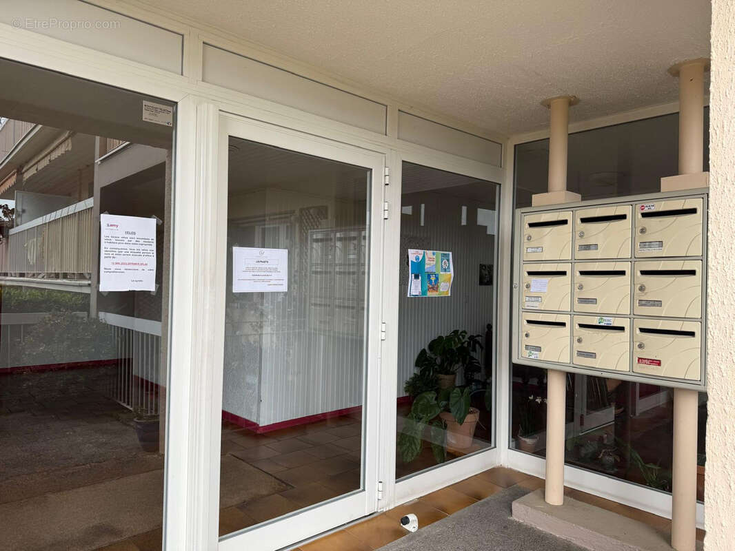 Appartement à SAINT-LAURENT-DU-VAR