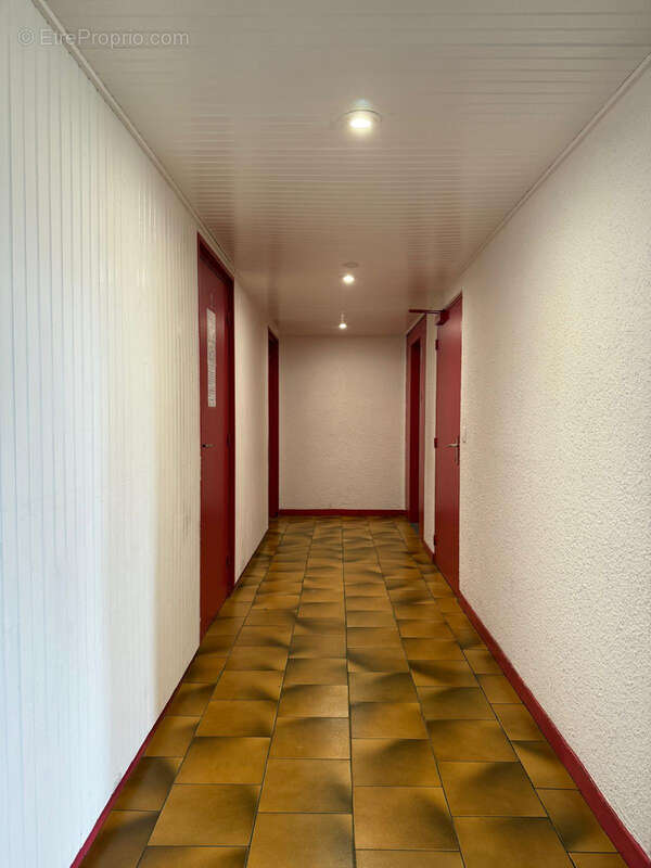 Appartement à SAINT-LAURENT-DU-VAR