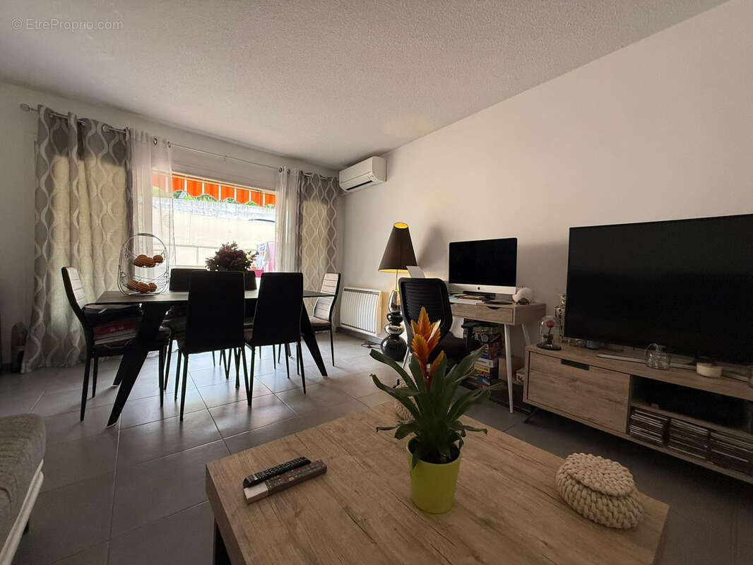 Appartement à SAINT-LAURENT-DU-VAR