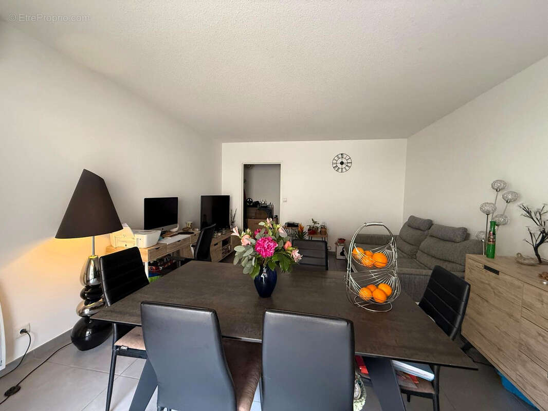 Appartement à SAINT-LAURENT-DU-VAR