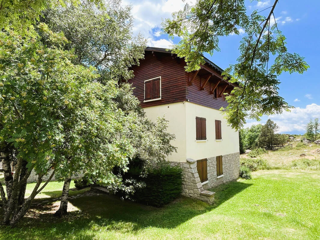 Appartement à FONT-ROMEU-ODEILLO-VIA