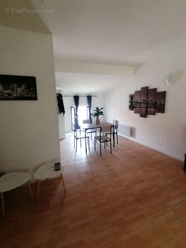 Appartement à LEZIGNAN-CORBIERES