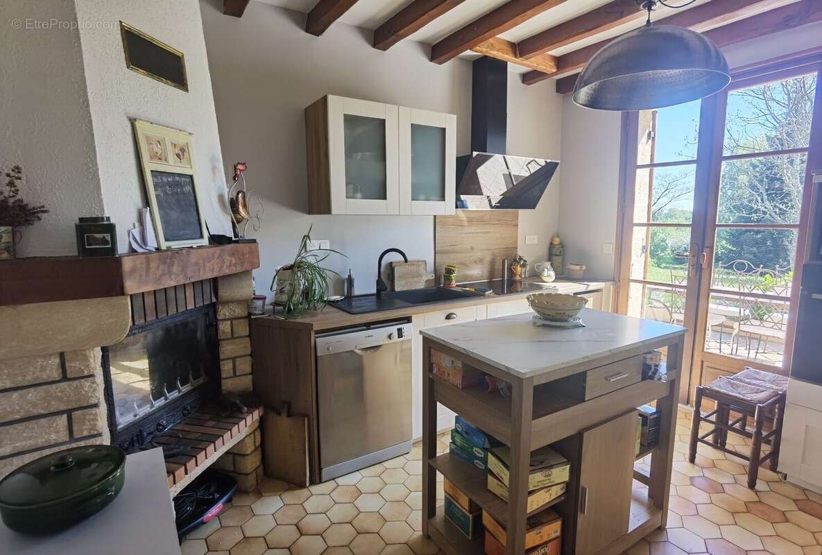 Cuisine - Maison à EXCIDEUIL