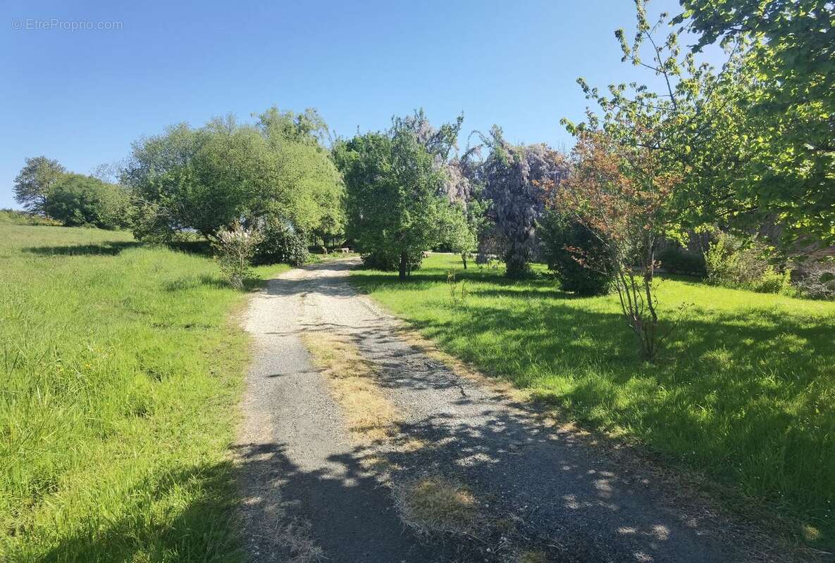 Entrée - Maison à EXCIDEUIL