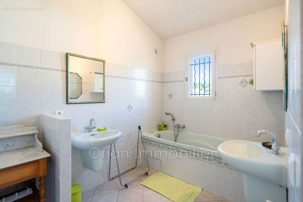 Maison à MANDELIEU-LA-NAPOULE