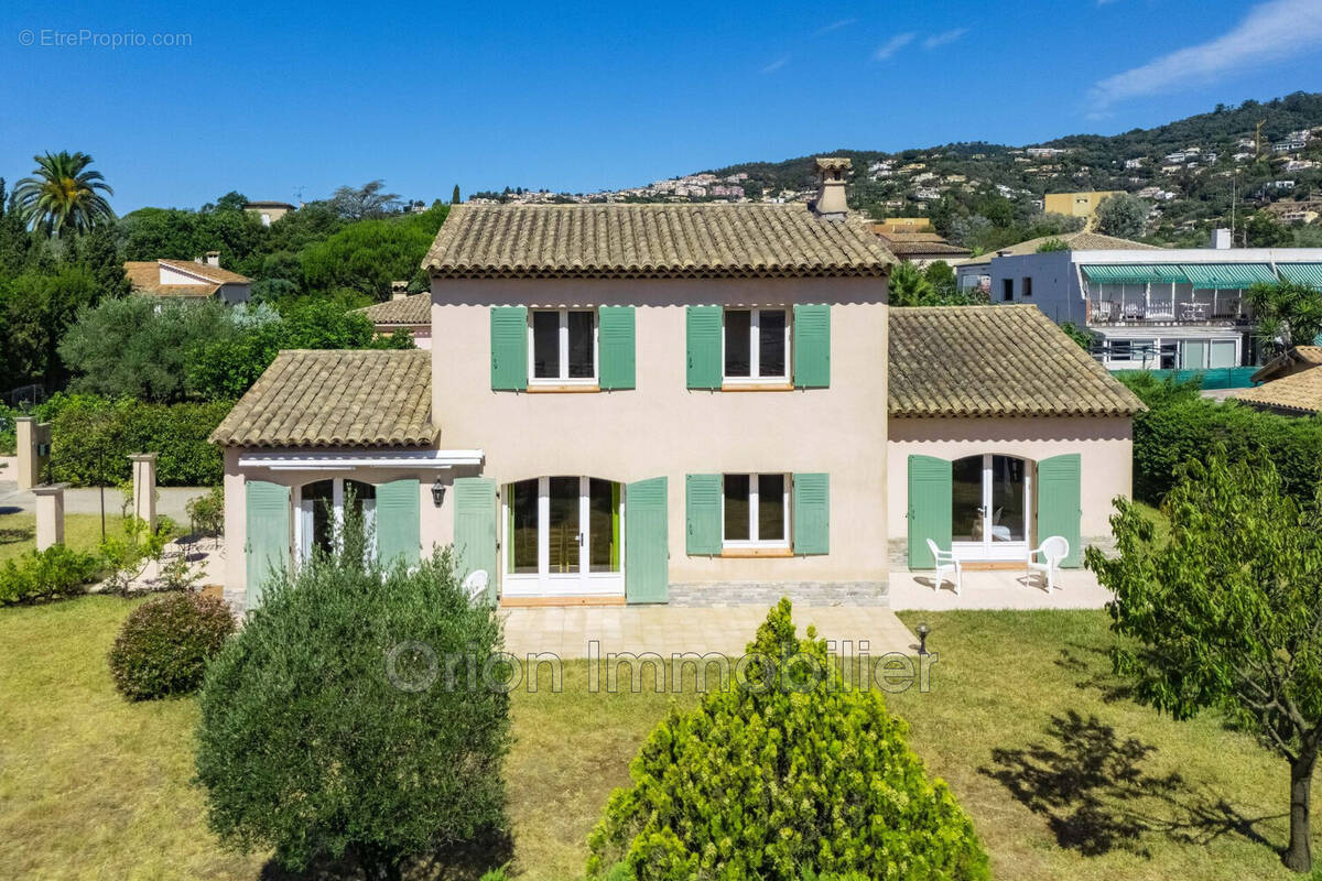 Maison à MANDELIEU-LA-NAPOULE